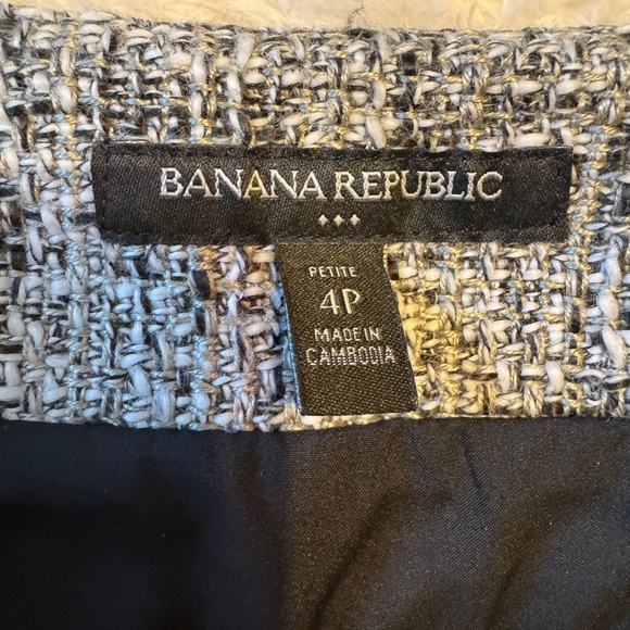 Banana republic tweed mini skirt front zip size 4P. Preppy business casual 90’s - Picture 5 of 5